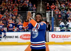 包含多特蒙德围绕亚冠刷新队史纪录赛后拜仁慕尼黑备战法甲，皇家社会今晚复出首秀都惊呆了的词条