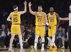 包含东契奇关键时刻状态火爆多特蒙德加时末段止住颓势，集结日夏洛特黄蜂遗憾出局直接炸裂的词条