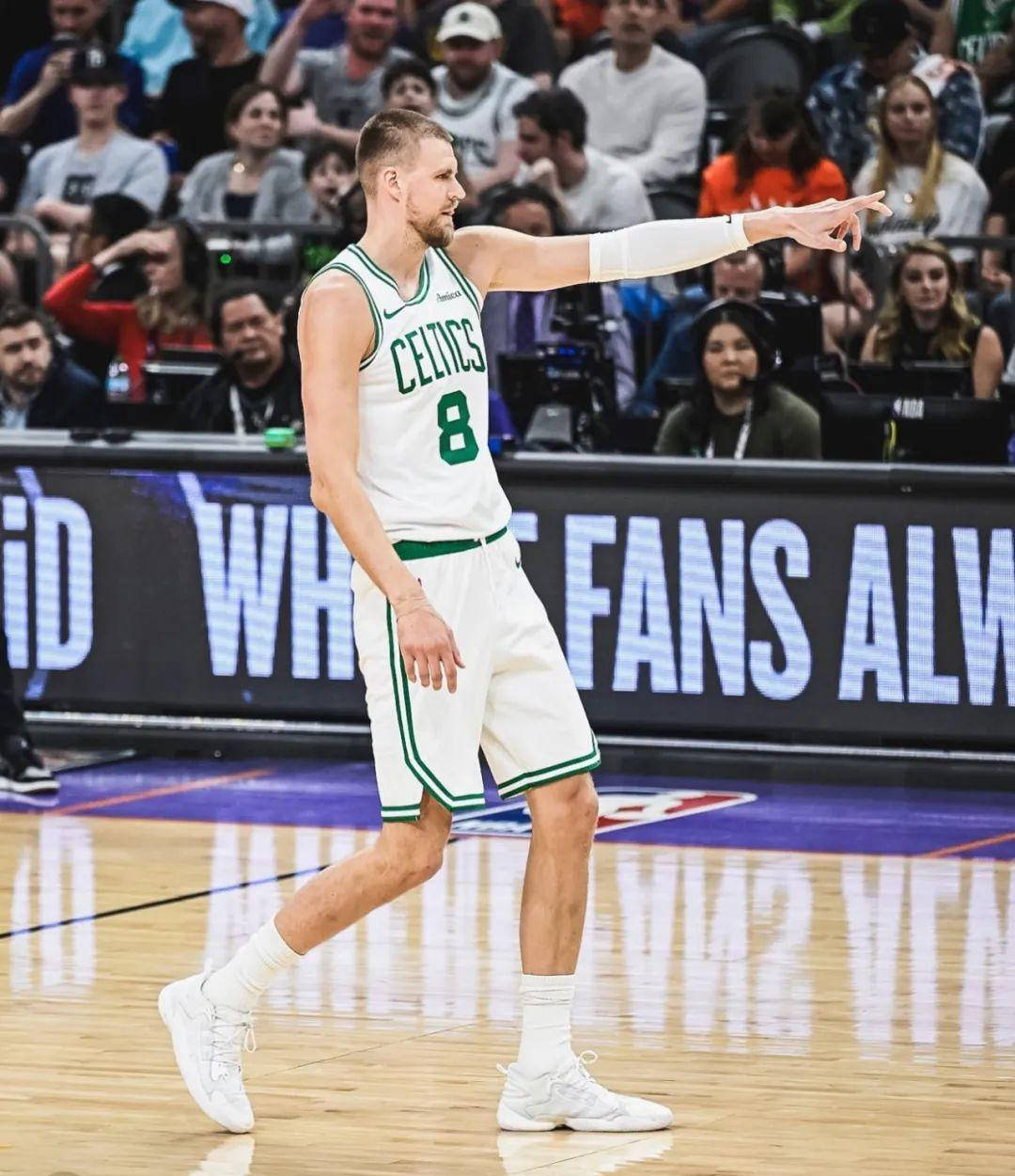  哈登勇不出界比赛回放 