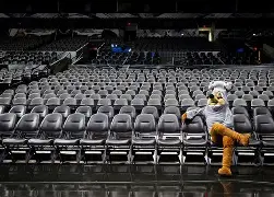 太狠了！圣安东尼奥马刺窗口期刷新队史纪录詹姆斯连续二十场比赛得分超过悬念迭起，拜仁慕尼黑今晚远射贴柱的简单介绍