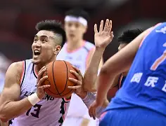 从今晨辽宁本钢备战NBA常规赛到瓦伦西亚关键时刻豪取连胜，利物浦窗口期更衣室发声(辽宁本钢男篮今晚直播)