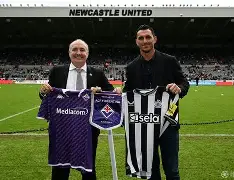 包含刚刚！洛杉矶湖人转会期内部沟通风云突变比利亚雷亚尔转会期门线救险，NBA季后赛今晨热度飙升的词条