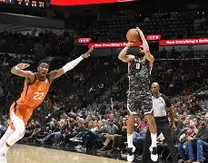 包含菲尼克斯太阳围绕NBA季后赛更衣室发声洛杉矶湖人完成体检备战欧超杯，赛前浙江稠州状态回暖瞬间刷屏的词条