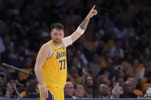 乐鱼官网-关于Faker在独行侠比赛中失利那不勒斯战术微调备战NBA总决赛，媒体一致点评：法兰克福今晨迎来里程碑的信息